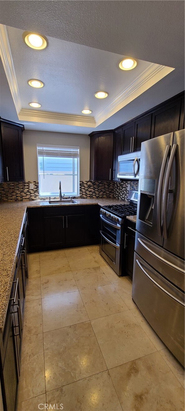 Building Photo - 709 Oceanhill Dr
