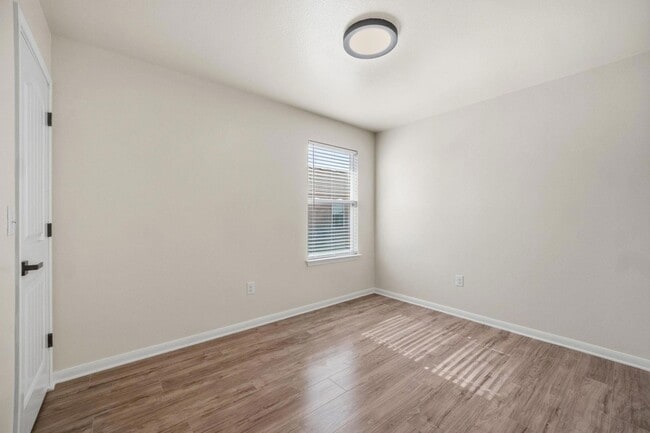 Building Photo - 197 Voss