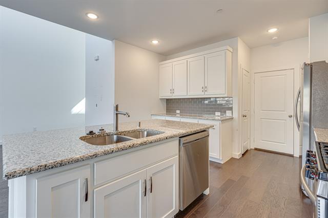 Building Photo - 2725 Splendor Ln