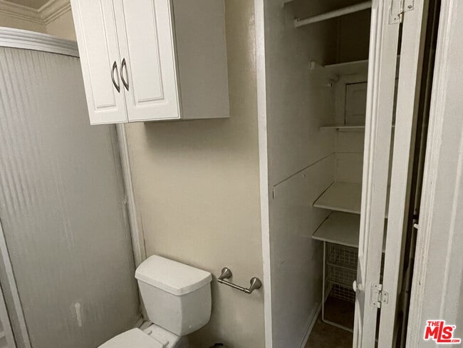 Building Photo - 351 Temple Ave