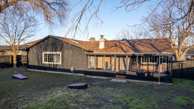 Building Photo - Fully furnished 3/2 Ardmore Highly Desired Neighborhood in ARDMORE