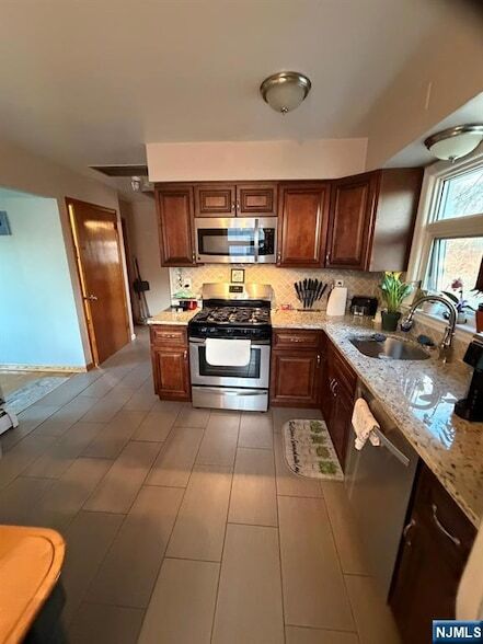 Building Photo - 106 Rochelle Pkwy