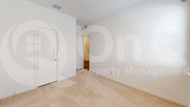 Building Photo - 936 Longleaf Ln