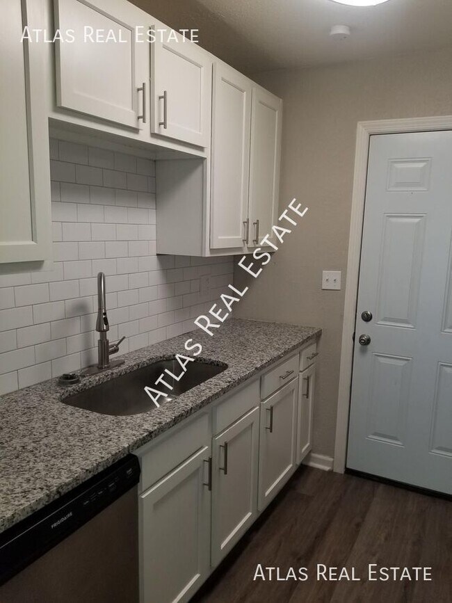 Building Photo - 9414-9416 E 14th Street S - 9416