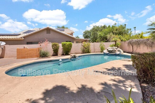 Building Photo - 809 S Lagoon Dr