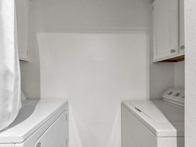 Building Photo - POWDERWOOD 2 BED