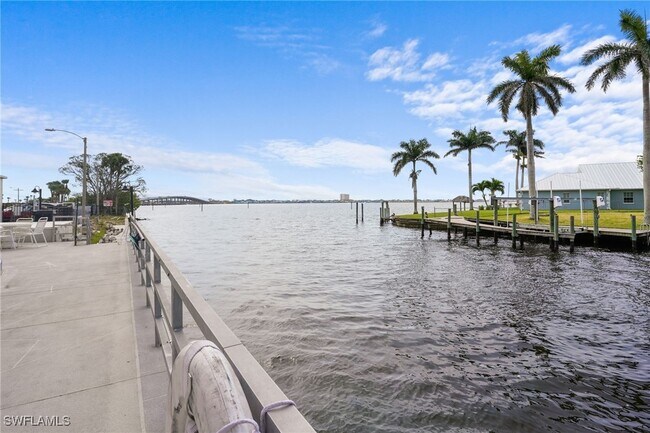 Building Photo - 1766 Cape Coral Pkwy E