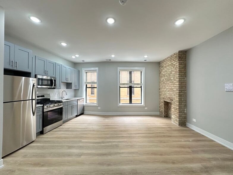 Building Photo - 451 W Belden Ave