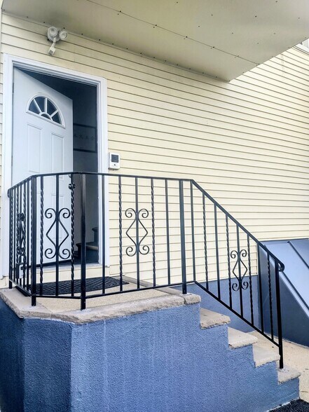 Building Photo - 110 Franklin St