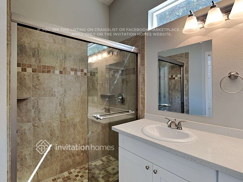 Building Photo - 8374 Hillsbrook Dr