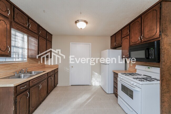 Building Photo - 5355 Bleckley Ct