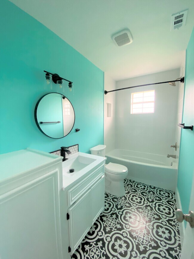 Building Photo - 2214 Mile 14 N