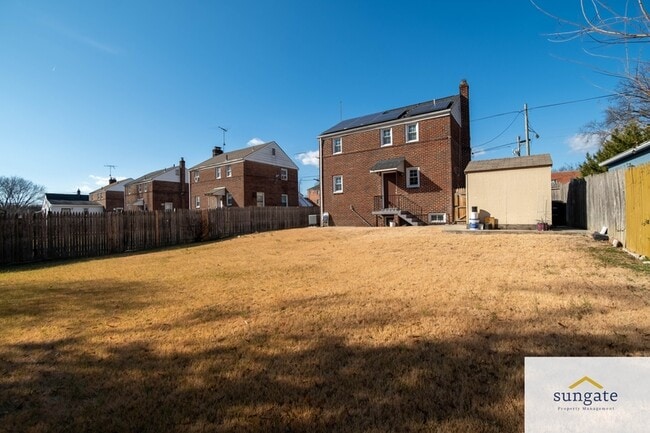 Building Photo - 5615 Queens Chapel Rd