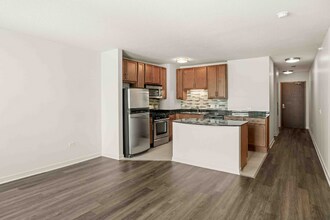 Building Photo - 580 W Kinzie St