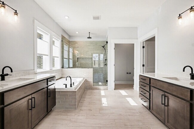 Building Photo - 3427 Earhart Rd