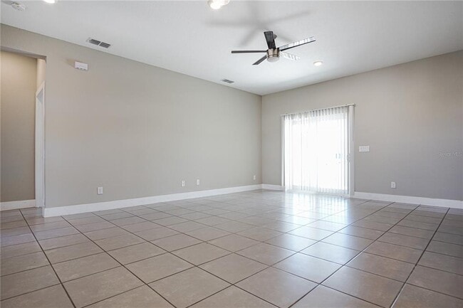 Building Photo - 210 Goldenrod Ln
