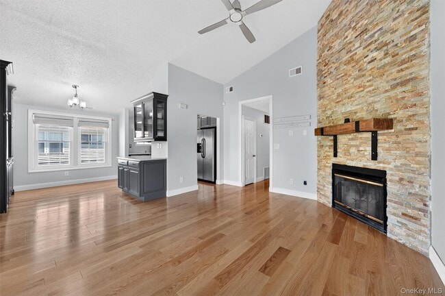 Building Photo - 3911 Whispering Hills Dr