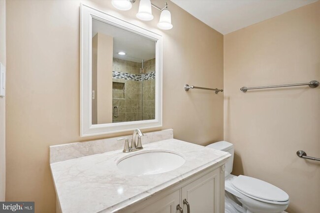 Building Photo - 7722 Desdemona Ct
