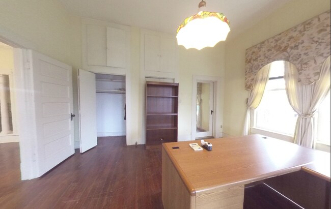 Building Photo - THREE BEDROOM, 2 BATHROOM HOME FOR LEASE I...