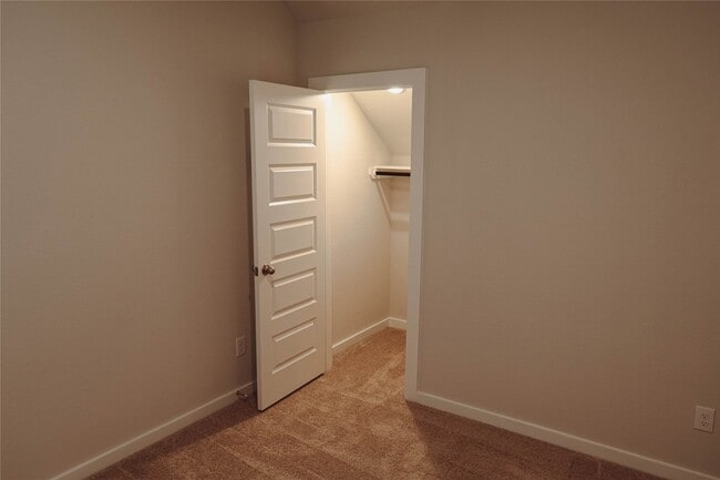 Building Photo - 8526 Blueberry Ash St