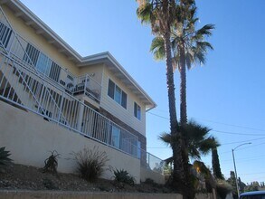 Building Photo - 1828-1828 Montrose St