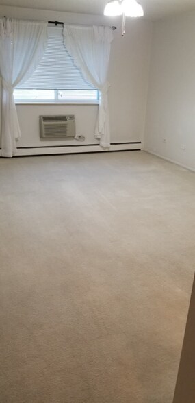 Building Photo - 710 S Alton Way