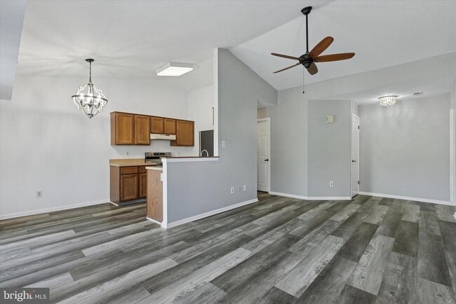 Building Photo - 806 Beacon Hill Dr