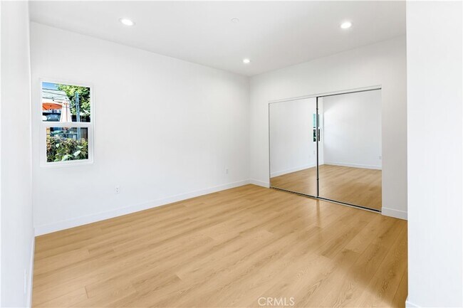 Building Photo - 4038 Somers Ave