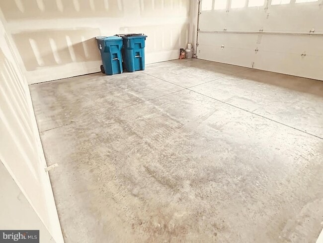 Building Photo - 9 Shillington Ln