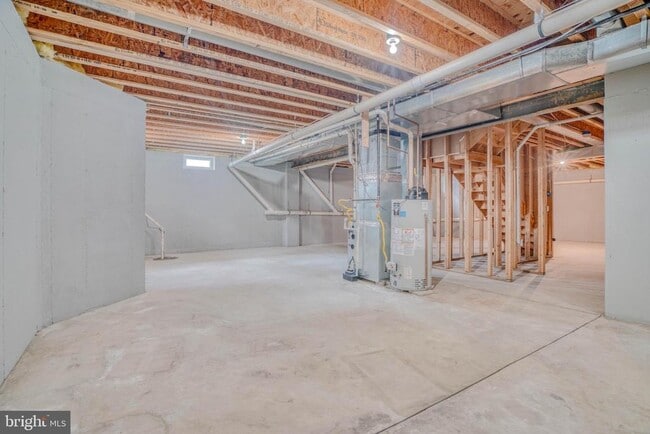 Building Photo - 9902 Player Dr