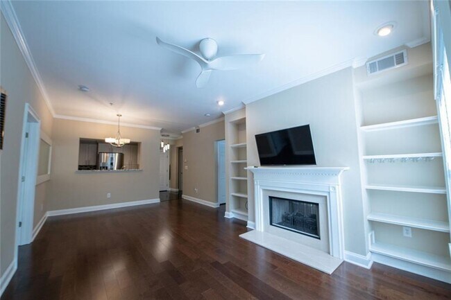 Building Photo - 3275 Lenox Rd NE