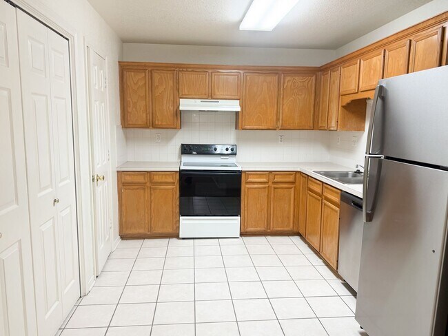 Building Photo - 3802 Hitchrock Dr