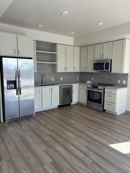 Building Photo - 2501 W 26th Ave