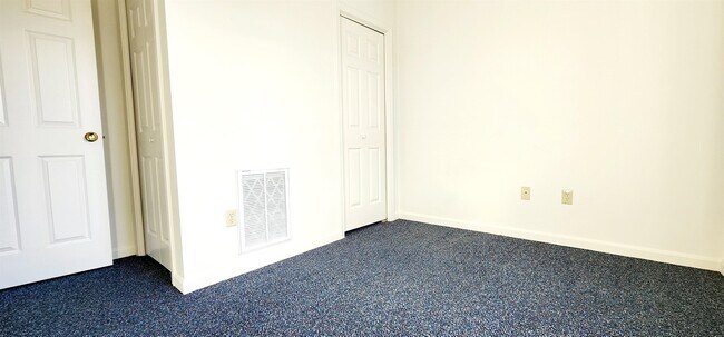 Building Photo - 2 Railroad Ave