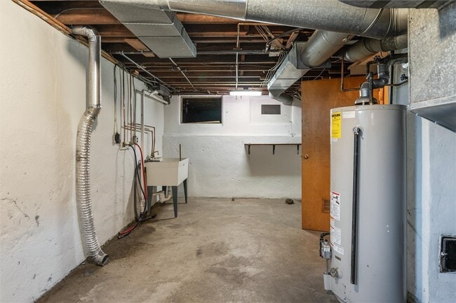 Building Photo - 425 Highland Ave