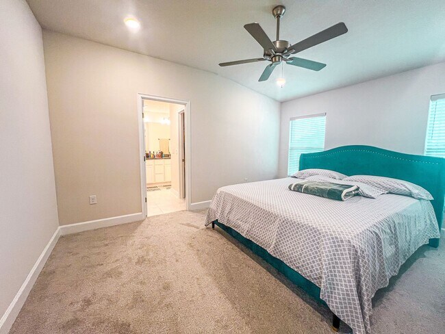 Building Photo - Beautiful 3 Bedroom Home with Pond View & No Rear Neighbors