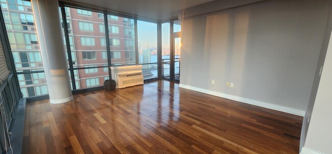 Building Photo - 389 Washington St
