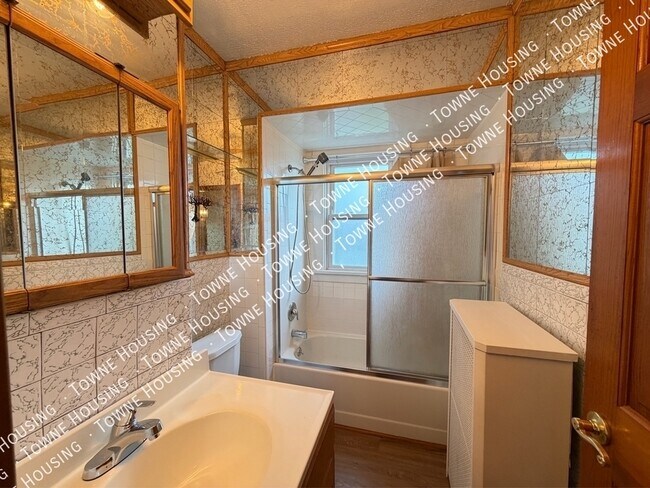 Building Photo - 144 Lovering Ave