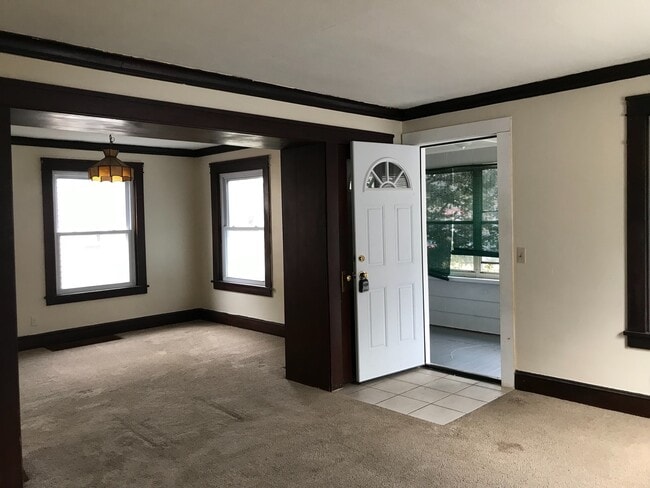 Building Photo - DREAM LOCATION !! LOOKS LIKE PRIVET ROAD !!!