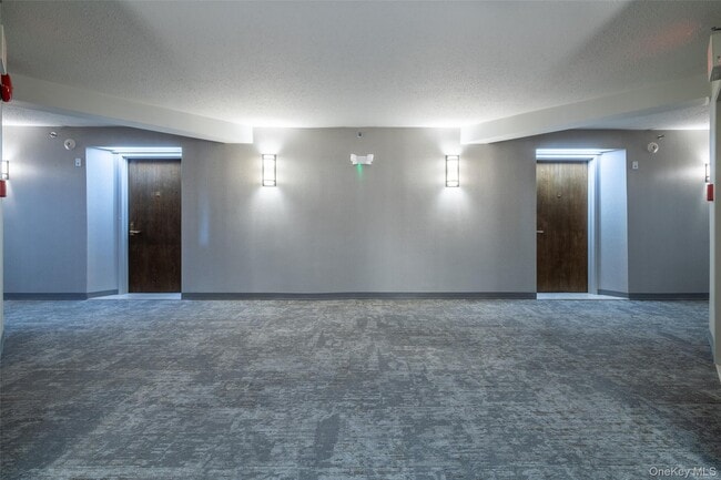 Building Photo - 14 Nosband Ave