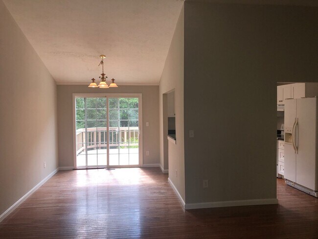 Building Photo - 3852 Beech Down Dr