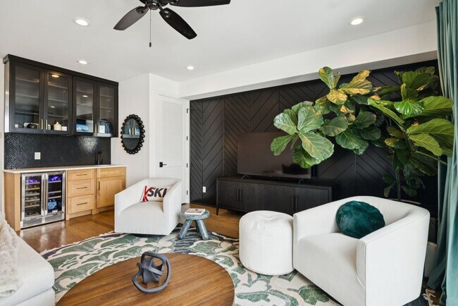 Building Photo - Experience elevated living in this beautifully crafted brick residence located in the heart of Ed...