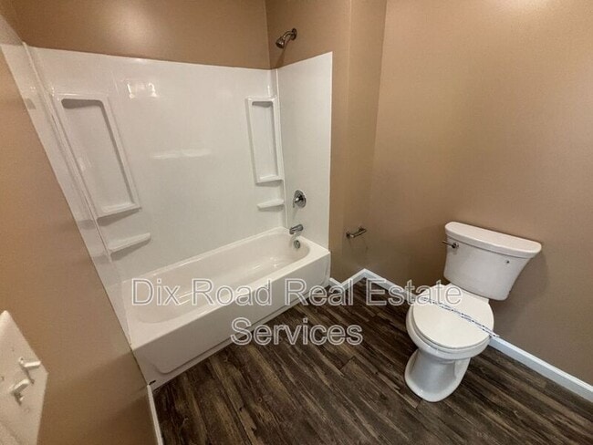 Building Photo - 2497 Deercove Ct.