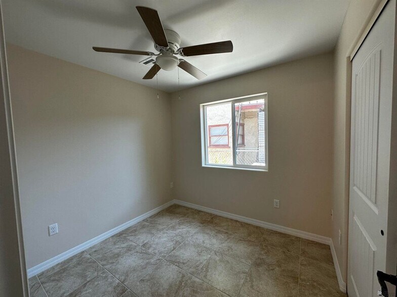 Building Photo - 436 S 17th Ave