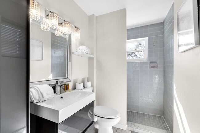 Building Photo - 3624 SW 22nd St