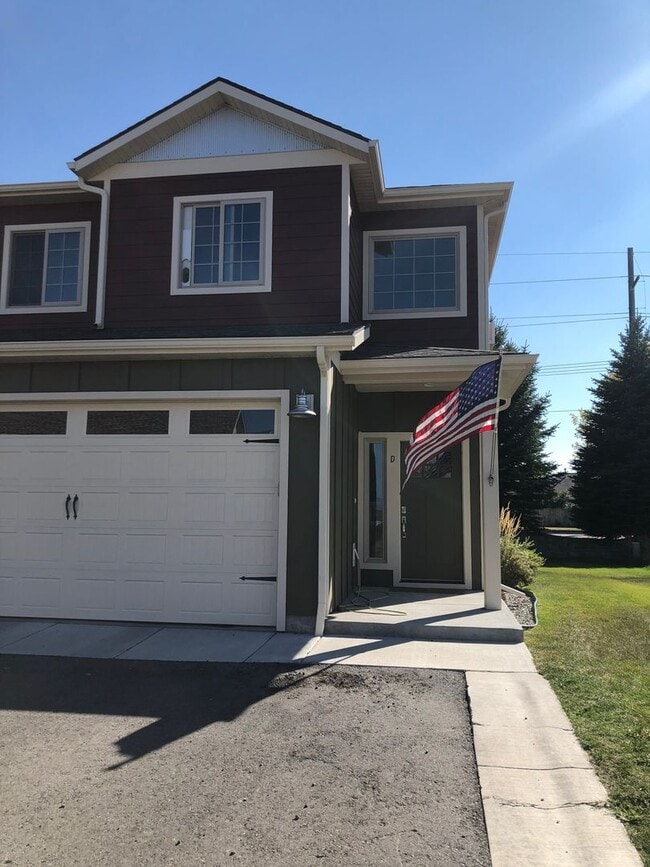 Building Photo - MOVE IN TODAY Beautiful 3 Bedroom 2 Bathroom Condo