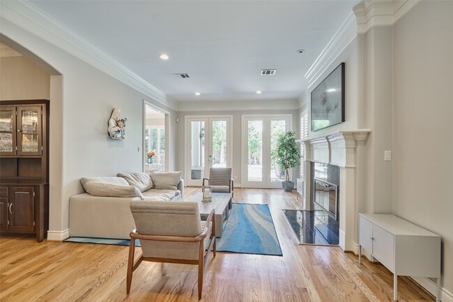 Building Photo - 4028 Gramercy St