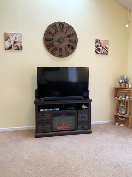 Building Photo - 3700 Golf Colony Ln