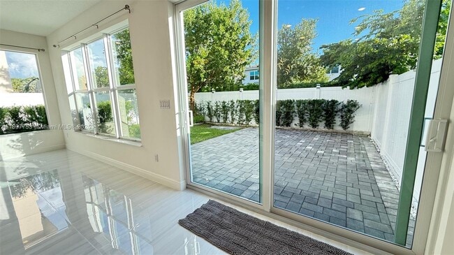 Building Photo - 1040 Rio Ct