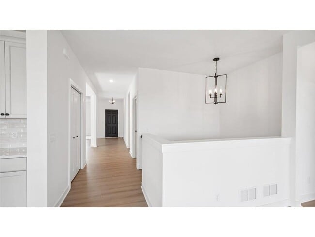 Building Photo - 2133 Westpointe Dr